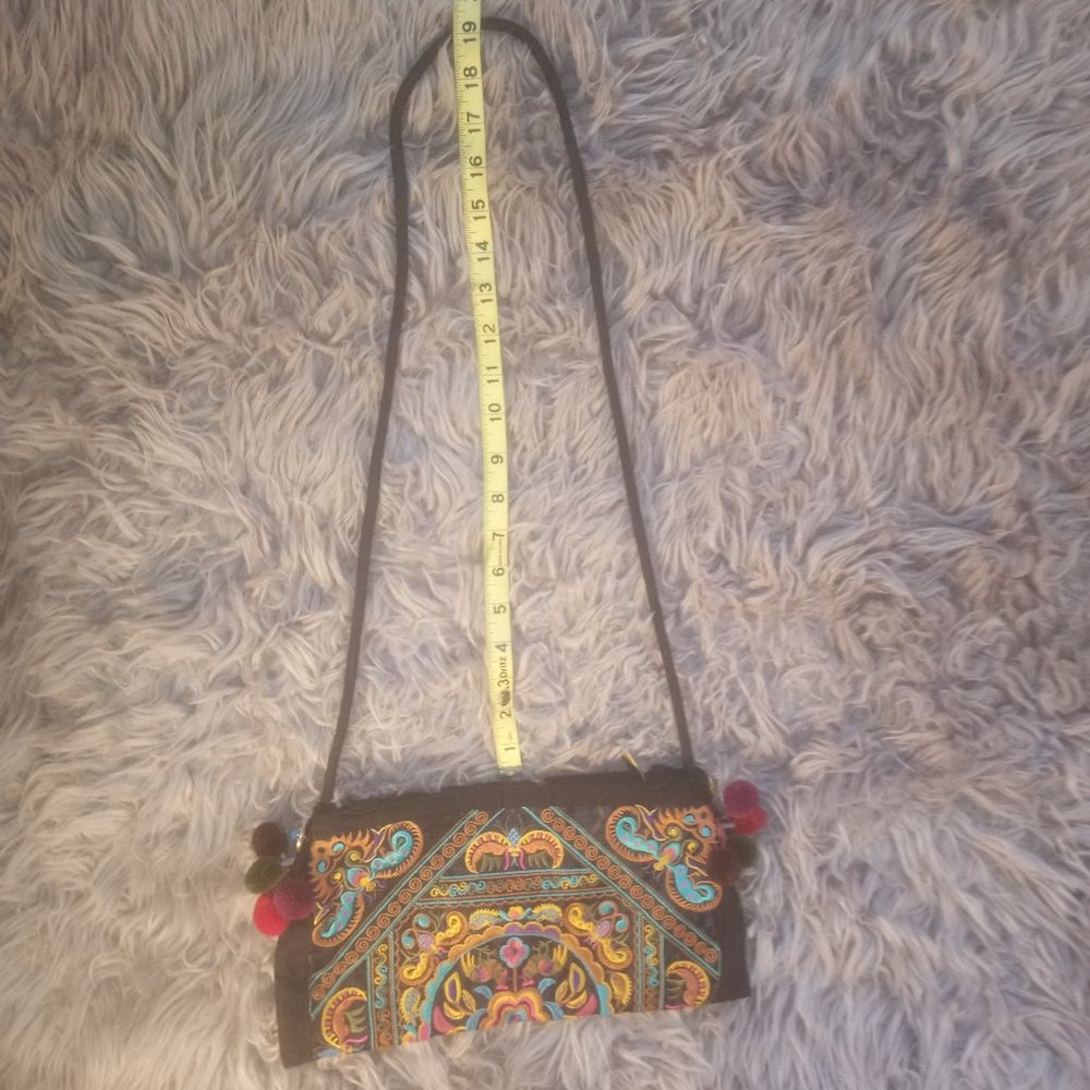 Embroidered Purse - Picture 4 of 6